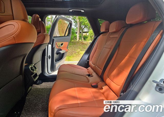 Mercedes-Benz GLC-Class 2025 — photo 11