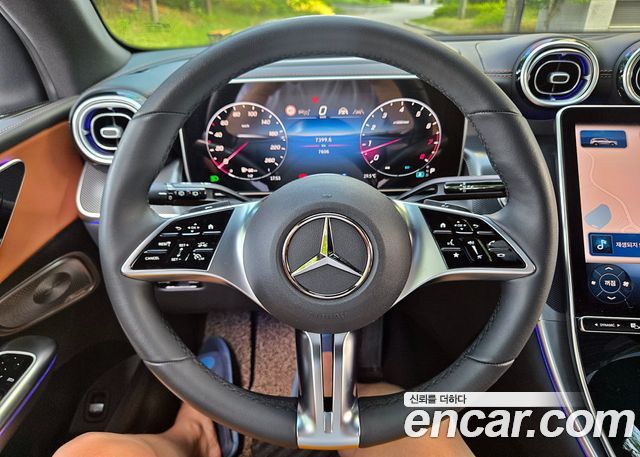 Mercedes-Benz GLC-Class 2025 — photo 12