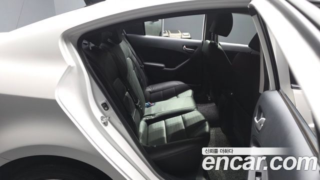 Kia K3 2018 — photo 12
