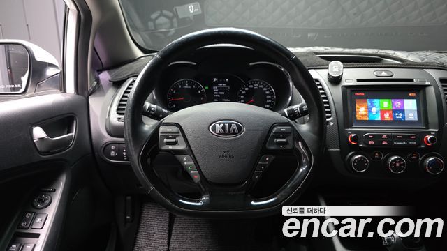 Kia K3 2018 — photo 14