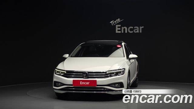 Volkswagen Passat 2021 — photo 3