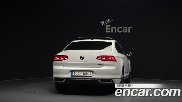 Volkswagen Passat 2021 — photo 4