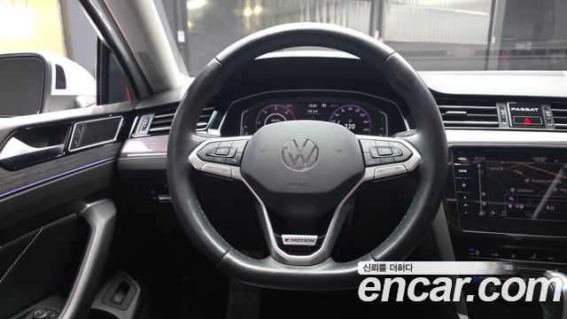 Volkswagen Passat 2021 — photo 19