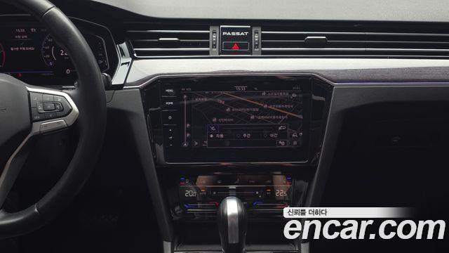 Volkswagen Passat 2021 — photo 21