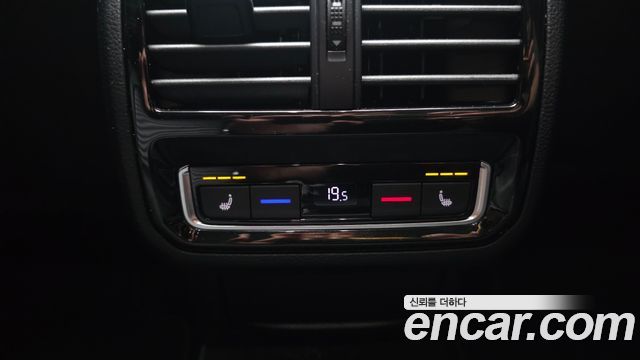 Volkswagen Passat 2021 — photo 25