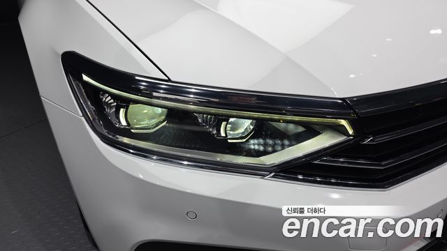 Volkswagen Passat 2021 — photo 8