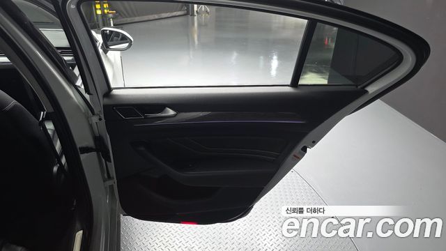 Volkswagen Passat 2021 — photo 15