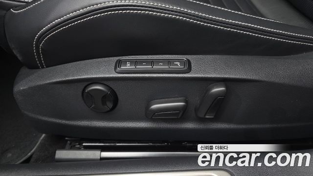 Volkswagen Passat 2021 — photo 32