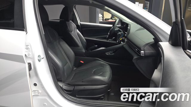 Hyundai AVANTE 2022 — photo 17