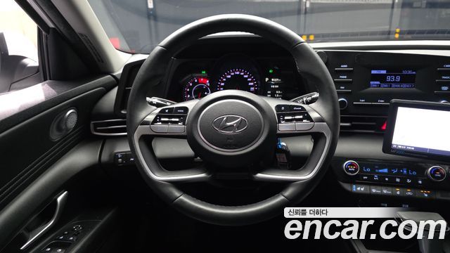 Hyundai AVANTE 2022 — photo 19