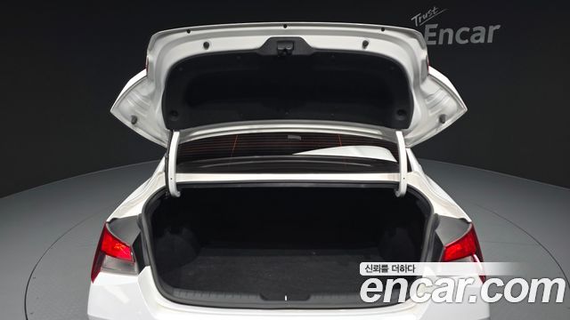 Hyundai AVANTE 2022 — photo 26