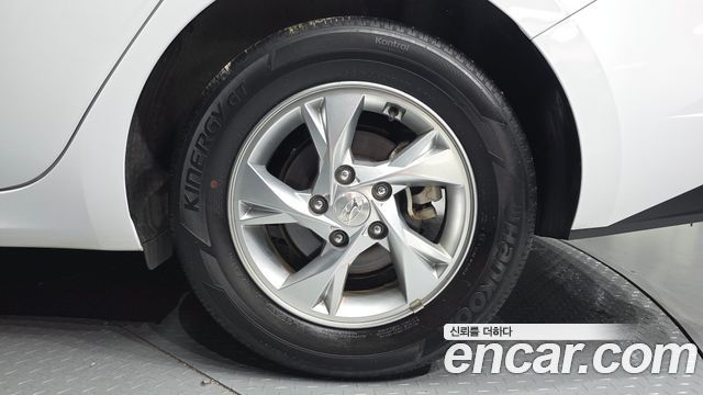 Hyundai AVANTE 2022 — photo 7