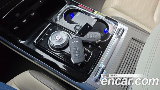 Kia Canival 2023 — photo 12