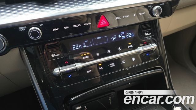 Kia Canival 2023 — photo 25