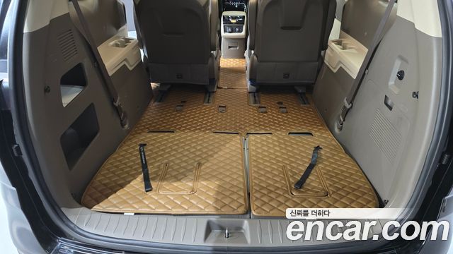 Kia Canival 2023 — photo 31