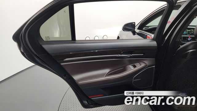 Genesis EQ900 2016 — photo 15