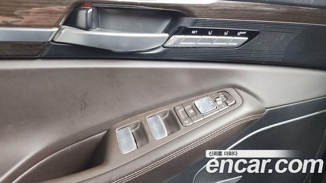 Genesis EQ900 2016 — photo 28