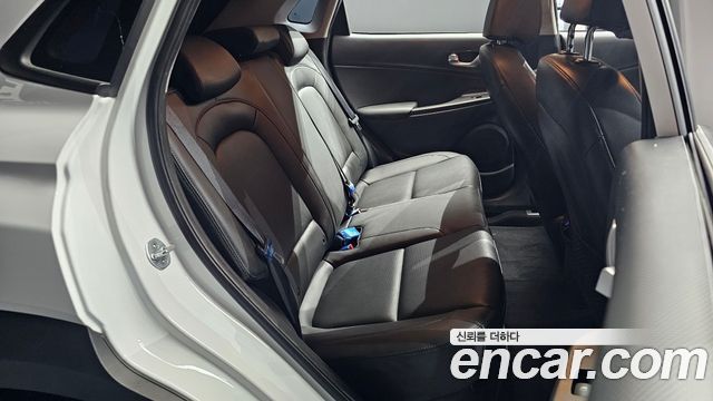 Hyundai Kona 2023 — photo 12