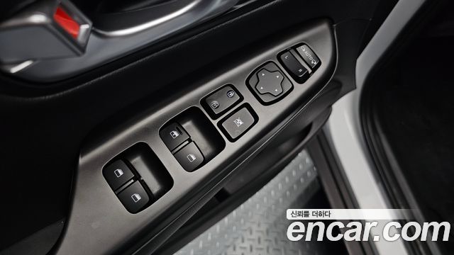 Hyundai Kona 2023 — photo 17