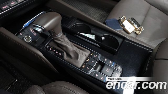 Kia K7 2018 — photo 9