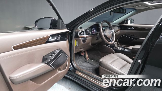 Kia K7 2018 — photo 10