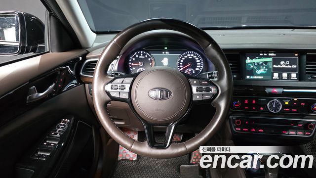 Kia K7 2018 — photo 13