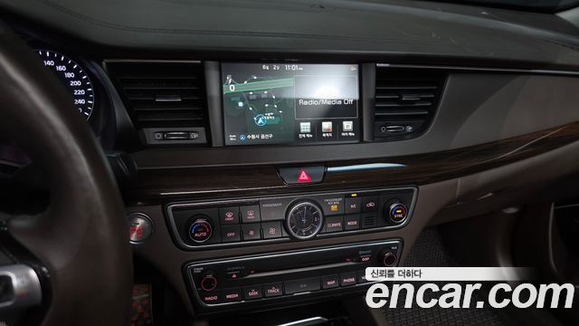 Kia K7 2018 — photo 14
