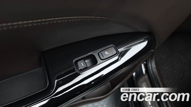 Kia K7 2018 — photo 18