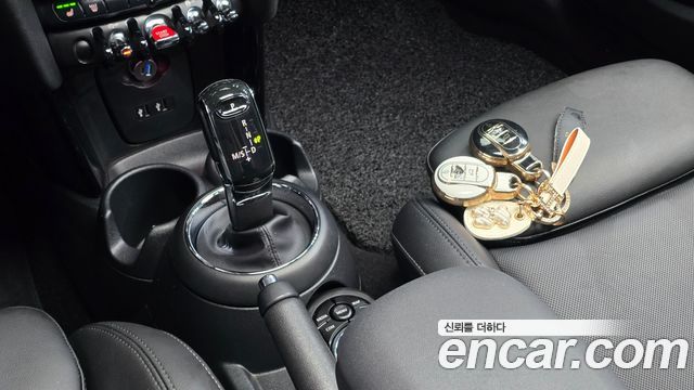 Mini Cooper 2020 — photo 9