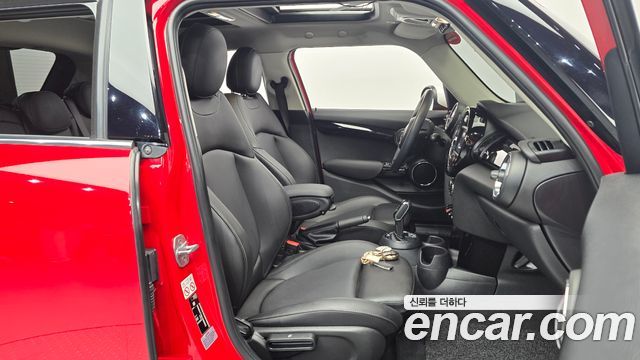 Mini Cooper 2020 — photo 11