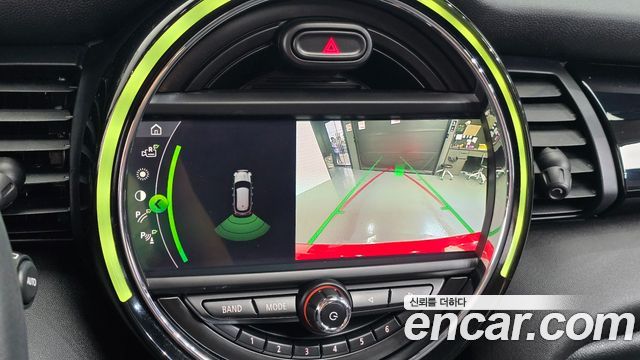 Mini Cooper 2020 — photo 16