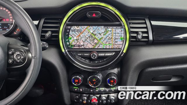 Mini Cooper 2020 — photo 17