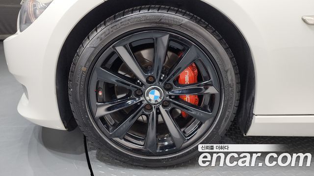 BMW 3-Series 2011 — photo 5