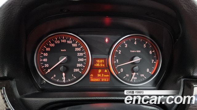 BMW 3-Series 2011 — photo 8