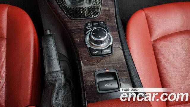 BMW 3-Series 2011 — photo 12