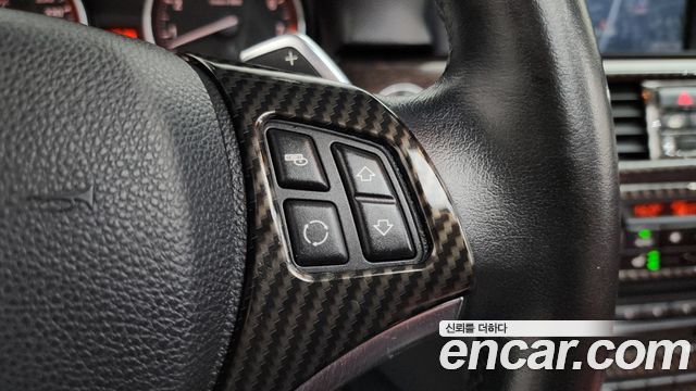 BMW 3-Series 2011 — photo 16