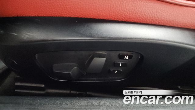 BMW 3-Series 2011 — photo 18