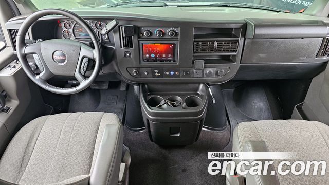 GMC Savana 2020 — photo 10