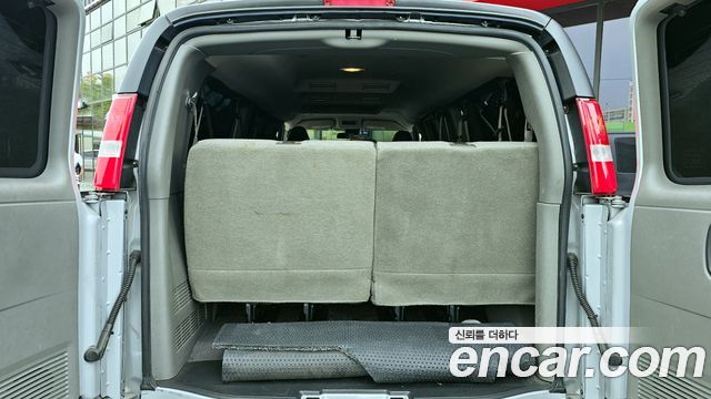 GMC Savana 2020 — photo 26