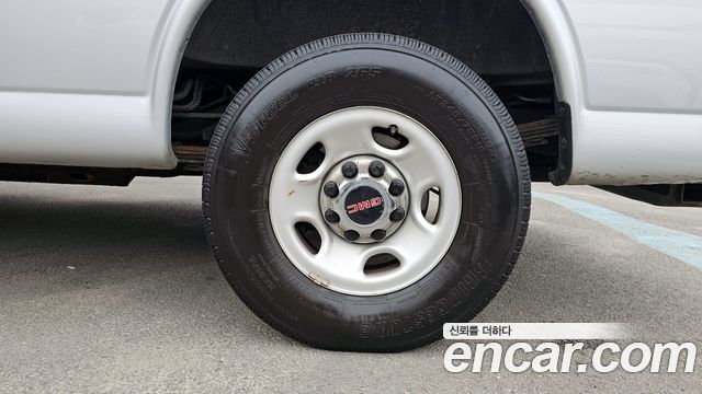 GMC Savana 2020 — photo 7