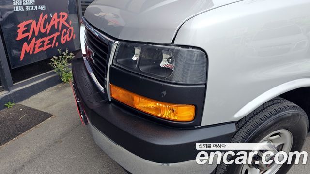 GMC Savana 2020 — photo 8