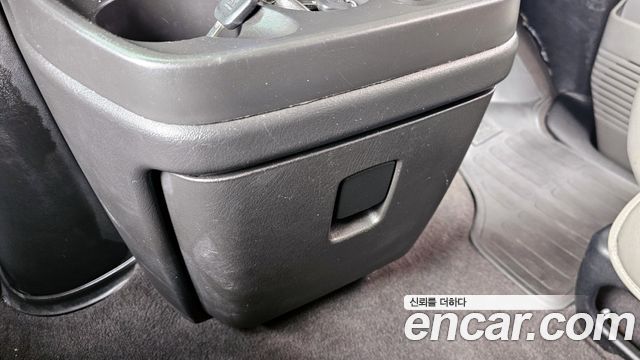 GMC Savana 2020 — photo 28