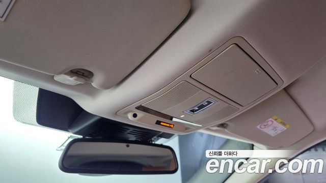 Land Rover Discovery Sport 2015 — photo 17
