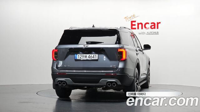 Ford Explorer 2021 — photo 4