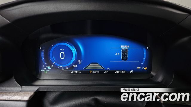 Ford Explorer 2021 — photo 11