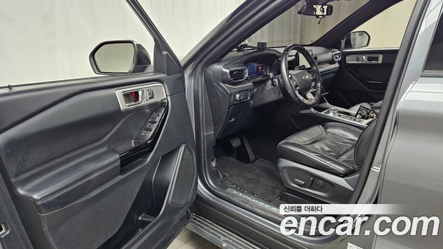 Ford Explorer 2021 — photo 13