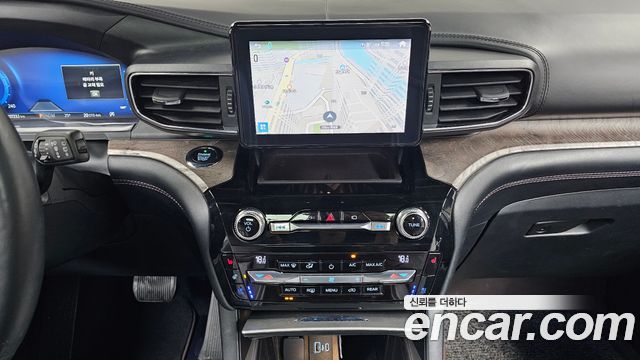 Ford Explorer 2021 — photo 18