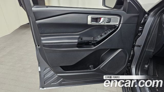 Ford Explorer 2021 — photo 14