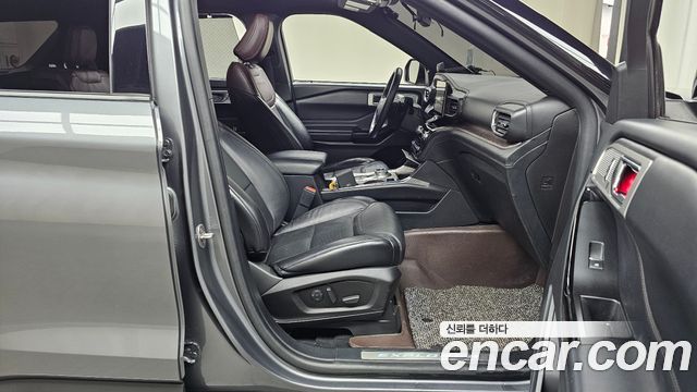 Ford Explorer 2021 — photo 16
