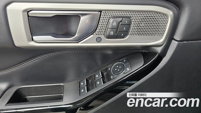 Ford Explorer 2021 — photo 27